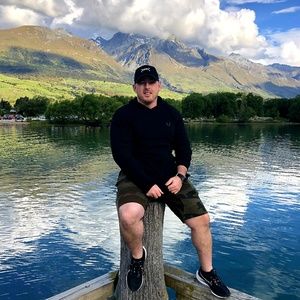 Meet your Posher, Dustin